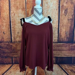 Women’s clothes, shoes & more! 👅